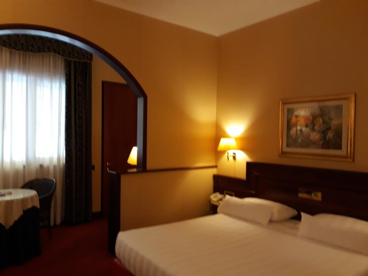 Hotel Motel Luna 세그라테 외부 사진